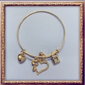 Hearts charm bracelet